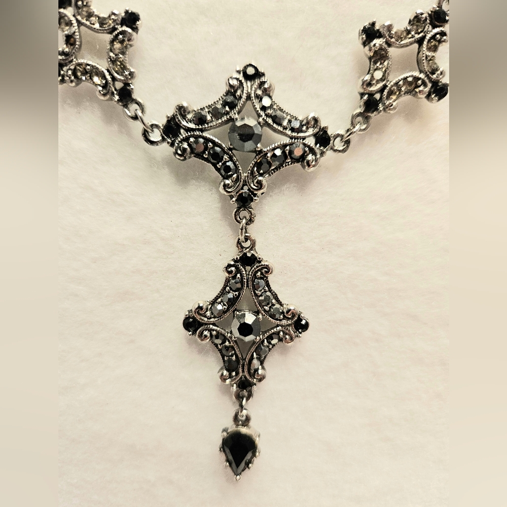 Vintage Gothic Victorian Filigree Y-Necklace with Jet Black Crystals - Picture 3 of 7